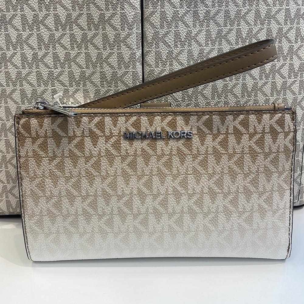 MICHAEL KORS
Jet Set Large Logo Signature Double-Zip Wristlet-Wallet-Phone Case - Picture 10 of 16